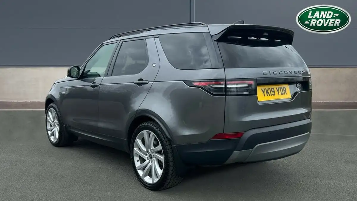 2019-land-rover-discovery-30-sd-v6-anniversary-edition-big-1