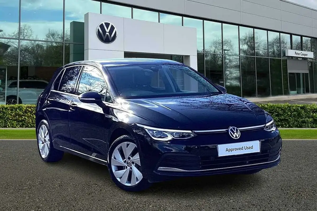 2022-volkswagen-golf-15-tsi-style-130ps-hatchback-big-0