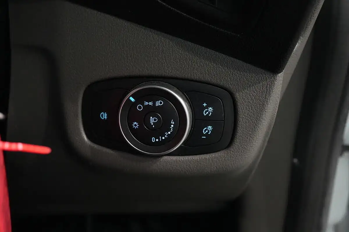 2020-ford-transit-connect-big-26