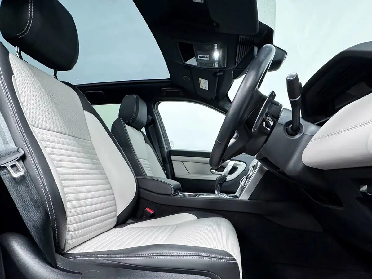 2022-land-rover-discovery-sport-15-p300e-r-dynamic-hse-big-30