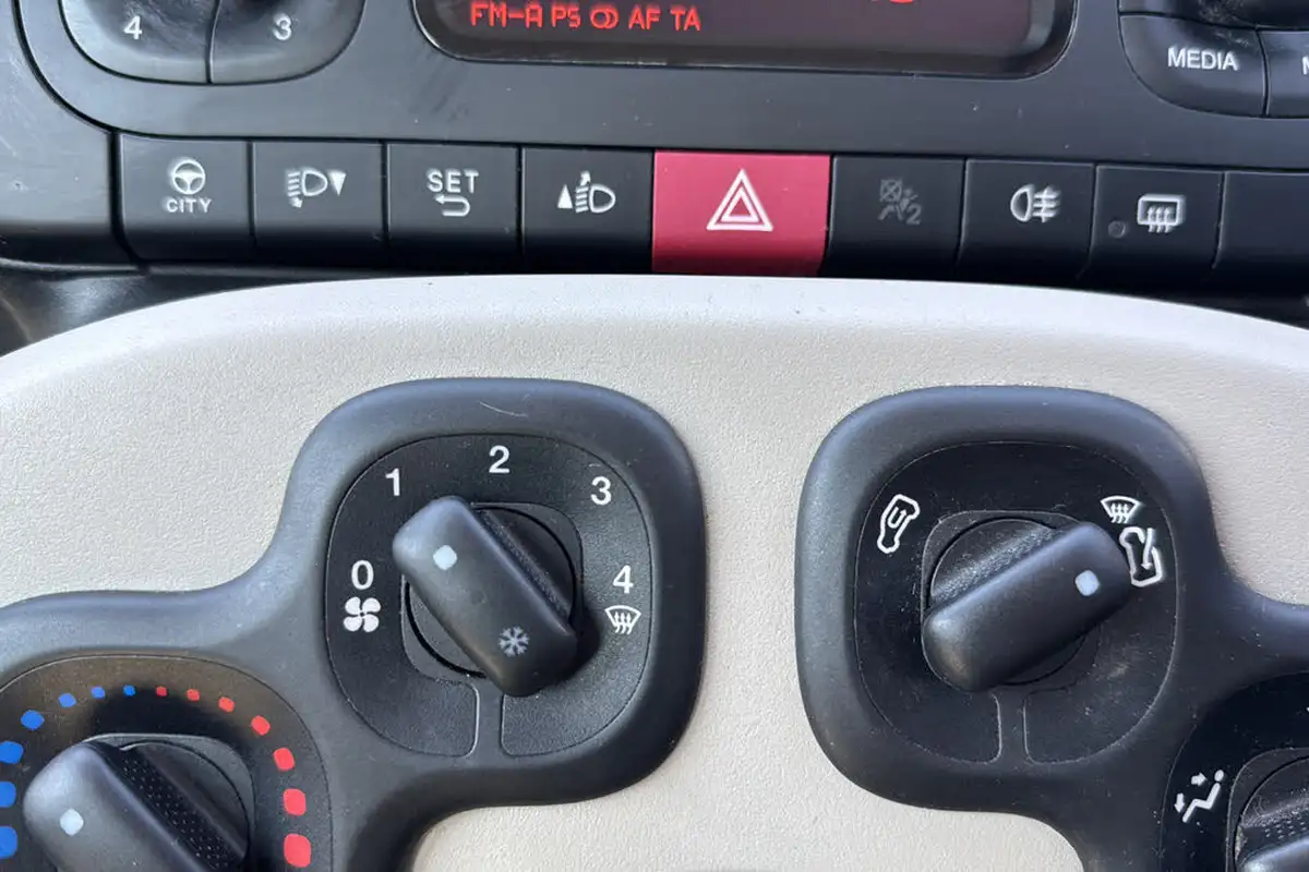 2015-fiat-panda-12-easy-big-20