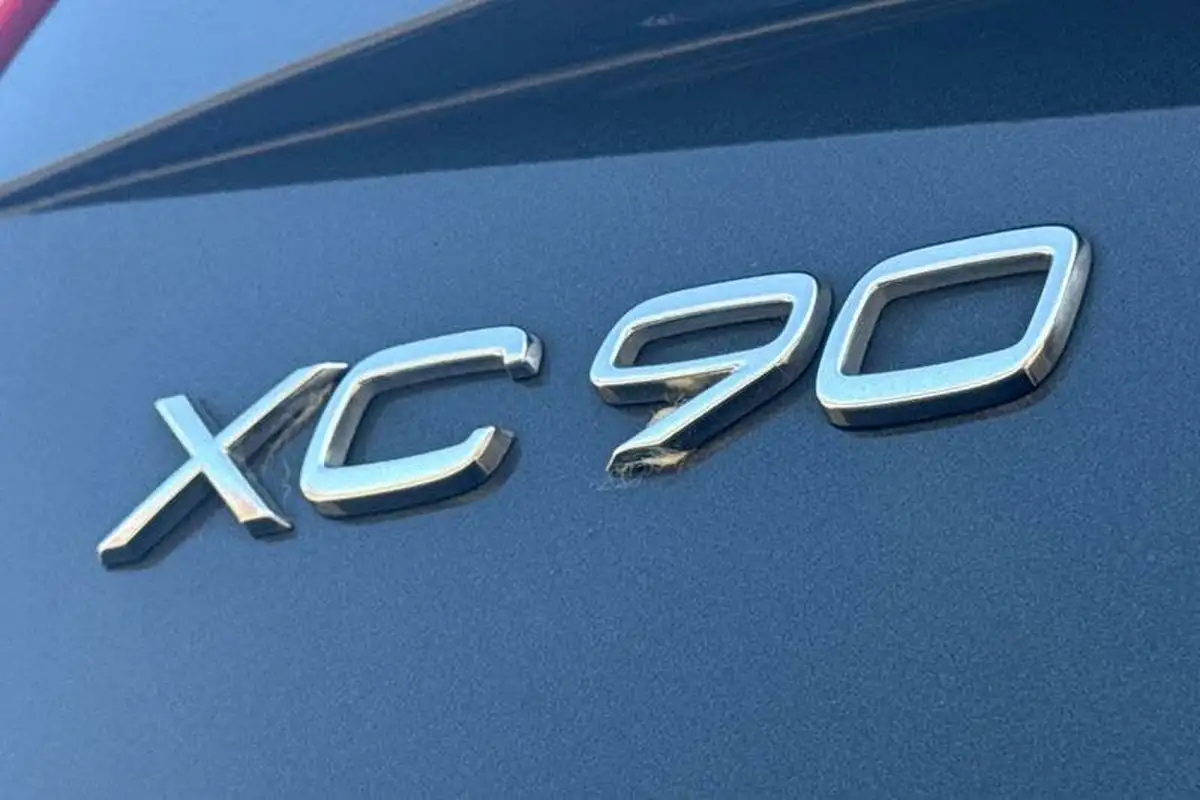 2020-volvo-xc90-20-t8-r-design-twin-engine-big-38