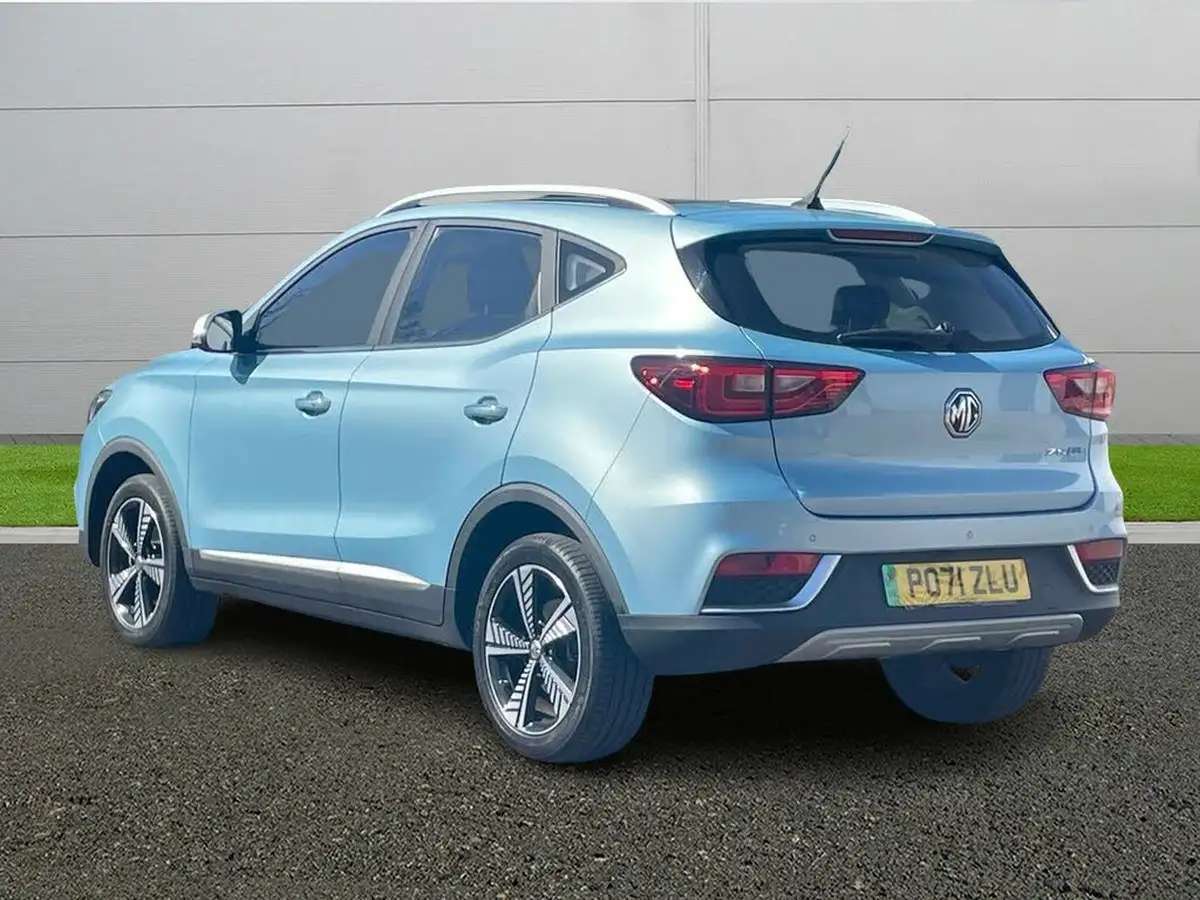 2021-mg-zs-suv-e-exclusive-ev-big-4