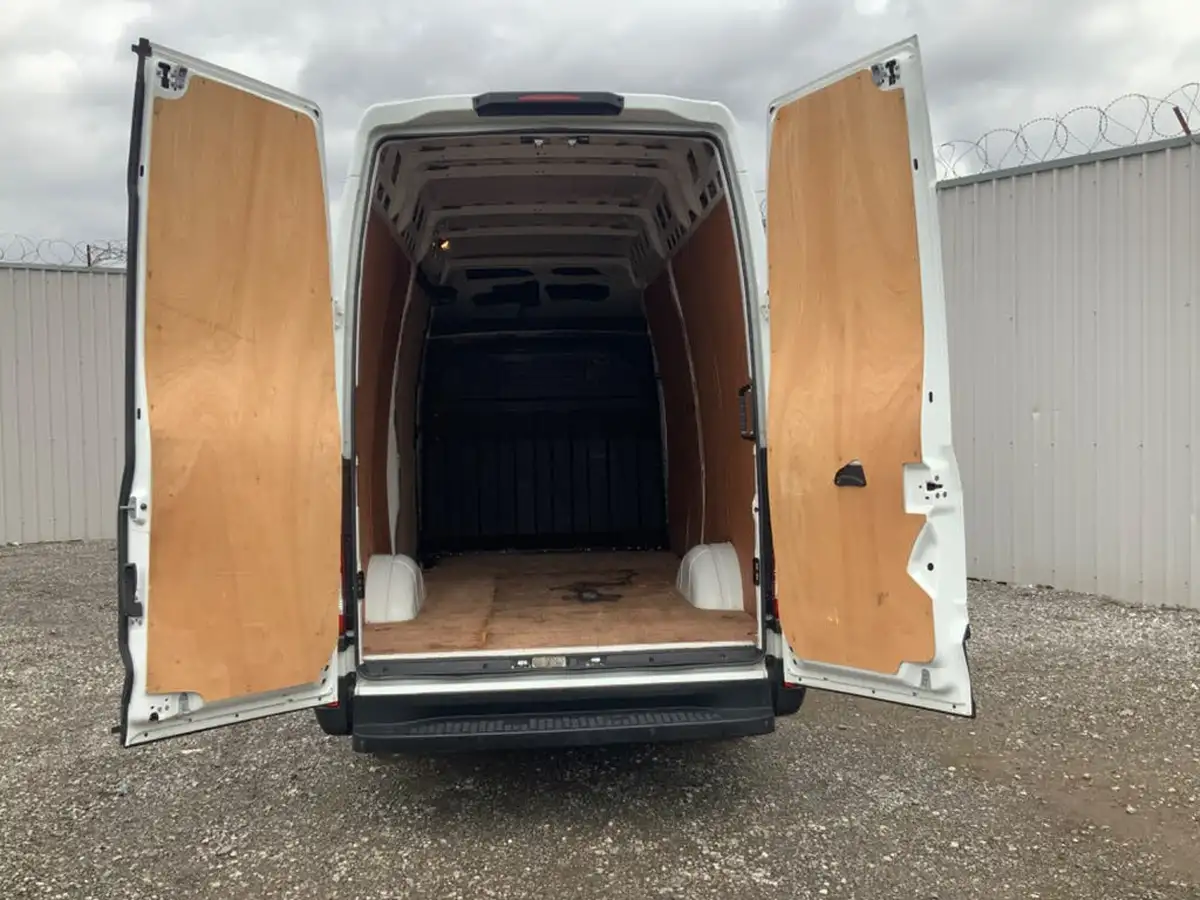 2021-iveco-daily-s-class-23td-35s14v-business-3520mm-h2-136pseu6dt-big-7