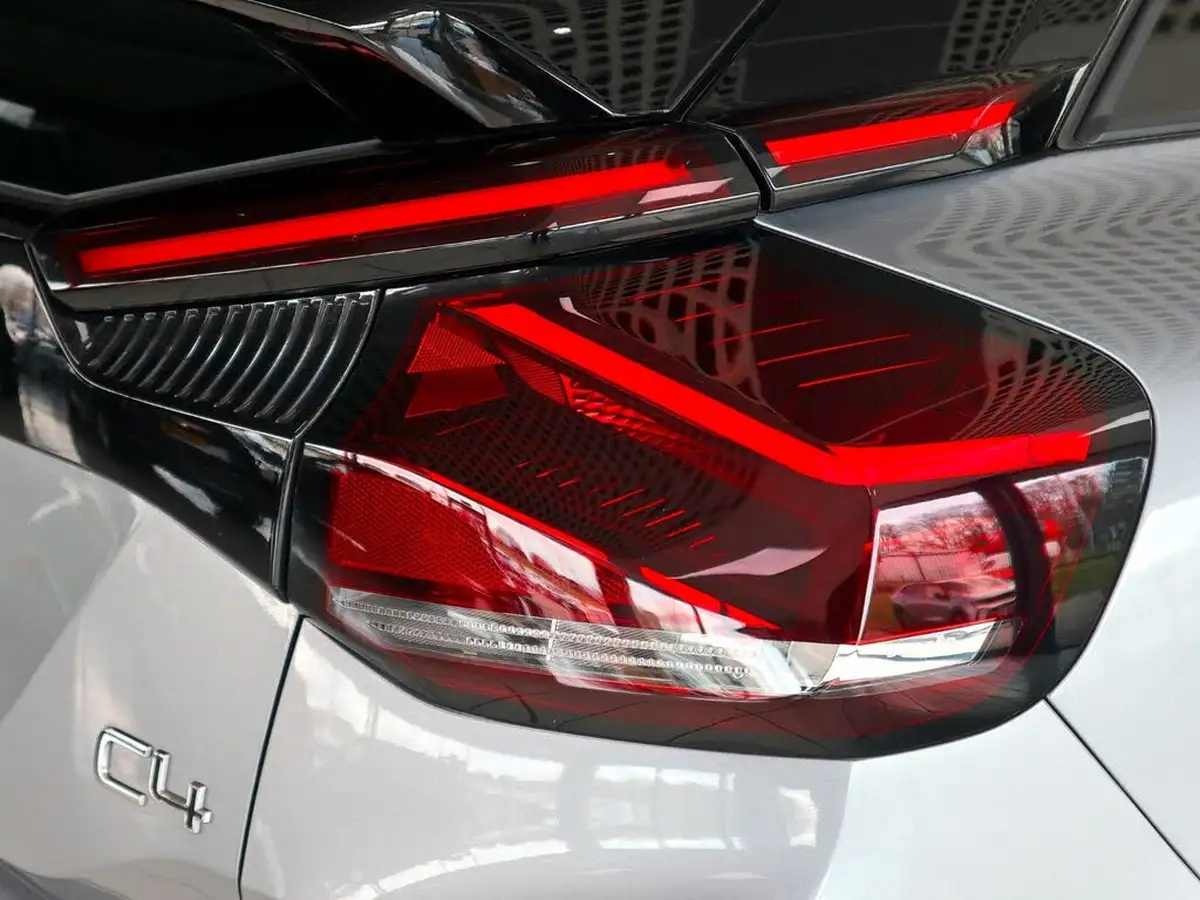 2022-citroen-c4-12-puretech-sense-big-13