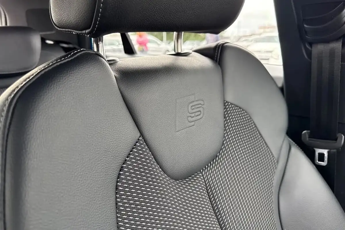 2022-audi-q2-10-30-tfsi-s-line-big-60