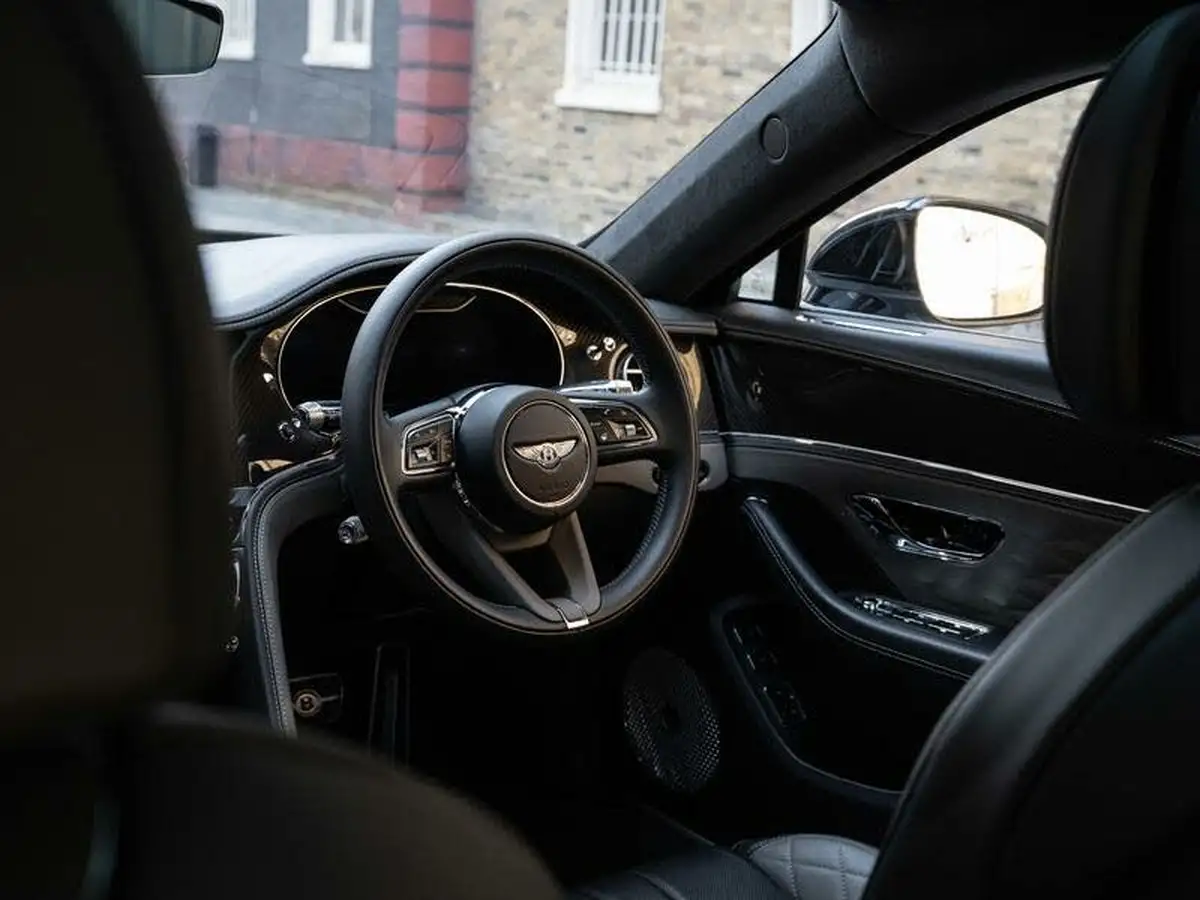 2024-bentley-flying-spur-29-hybrid-big-19