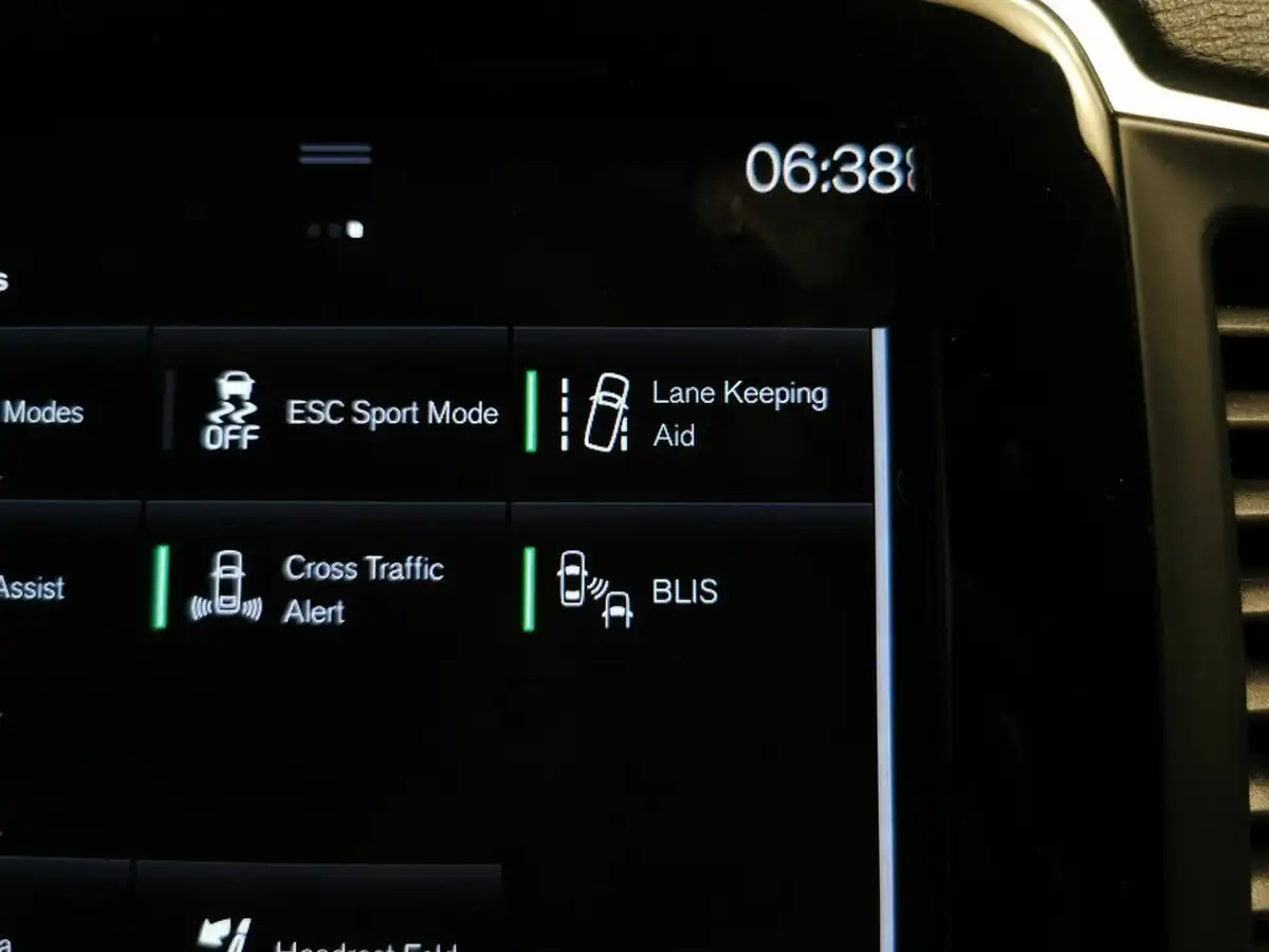 2022-volvo-xc90-20-b5-momentum-big-27