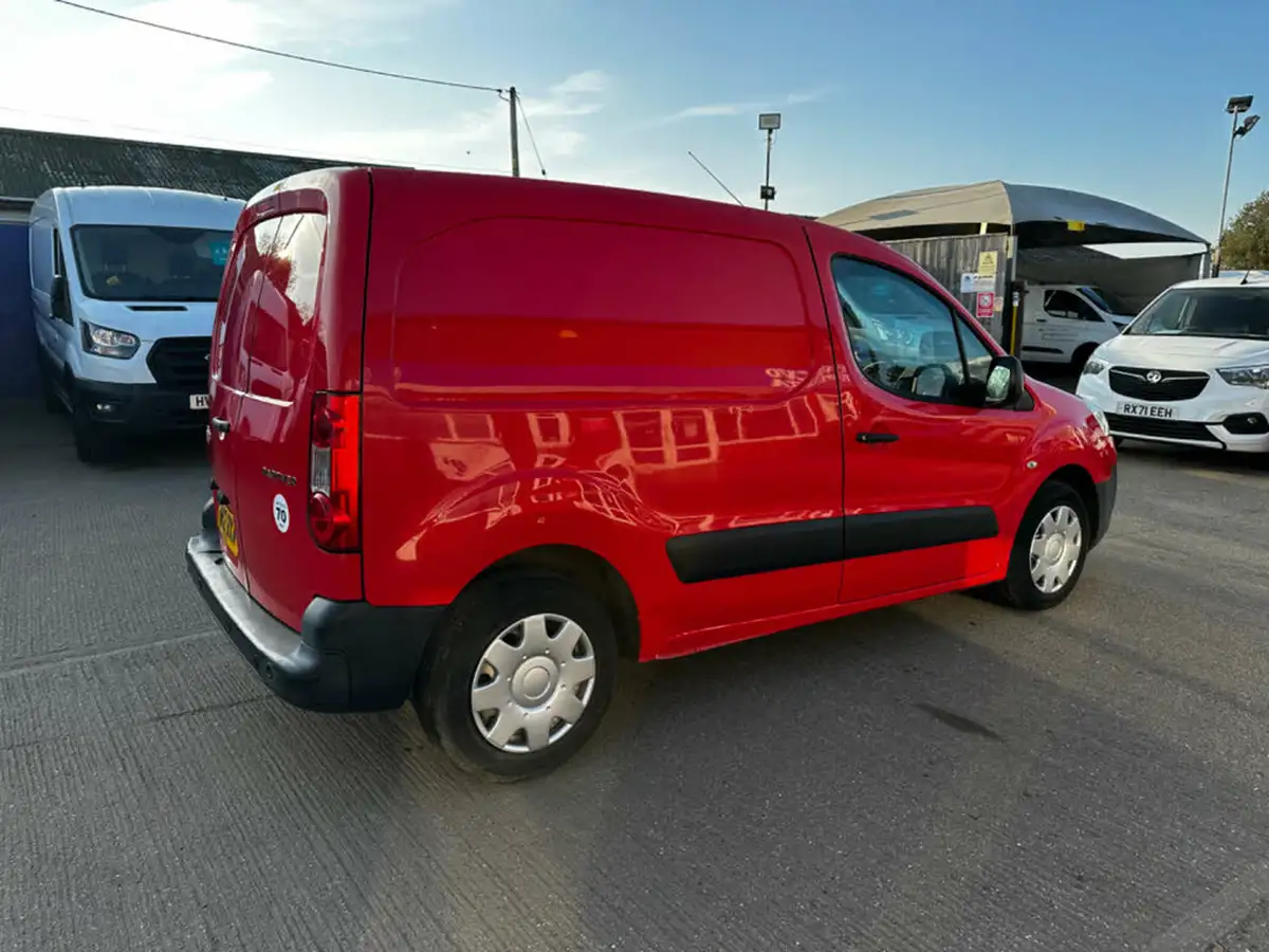 2012-peugeot-partner-16td-s-l1-75-625-panel-van-big-8