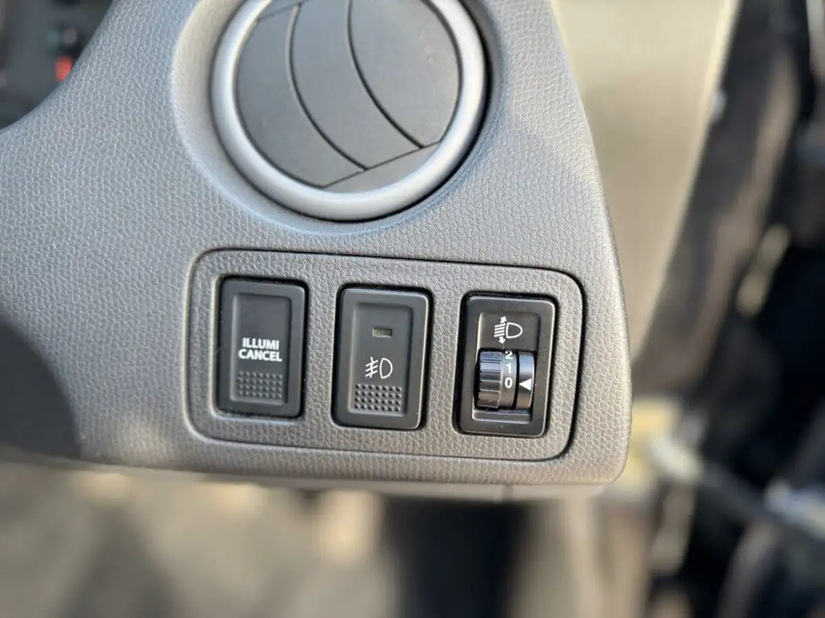 2008-suzuki-swift-15-glx-3d-big-27