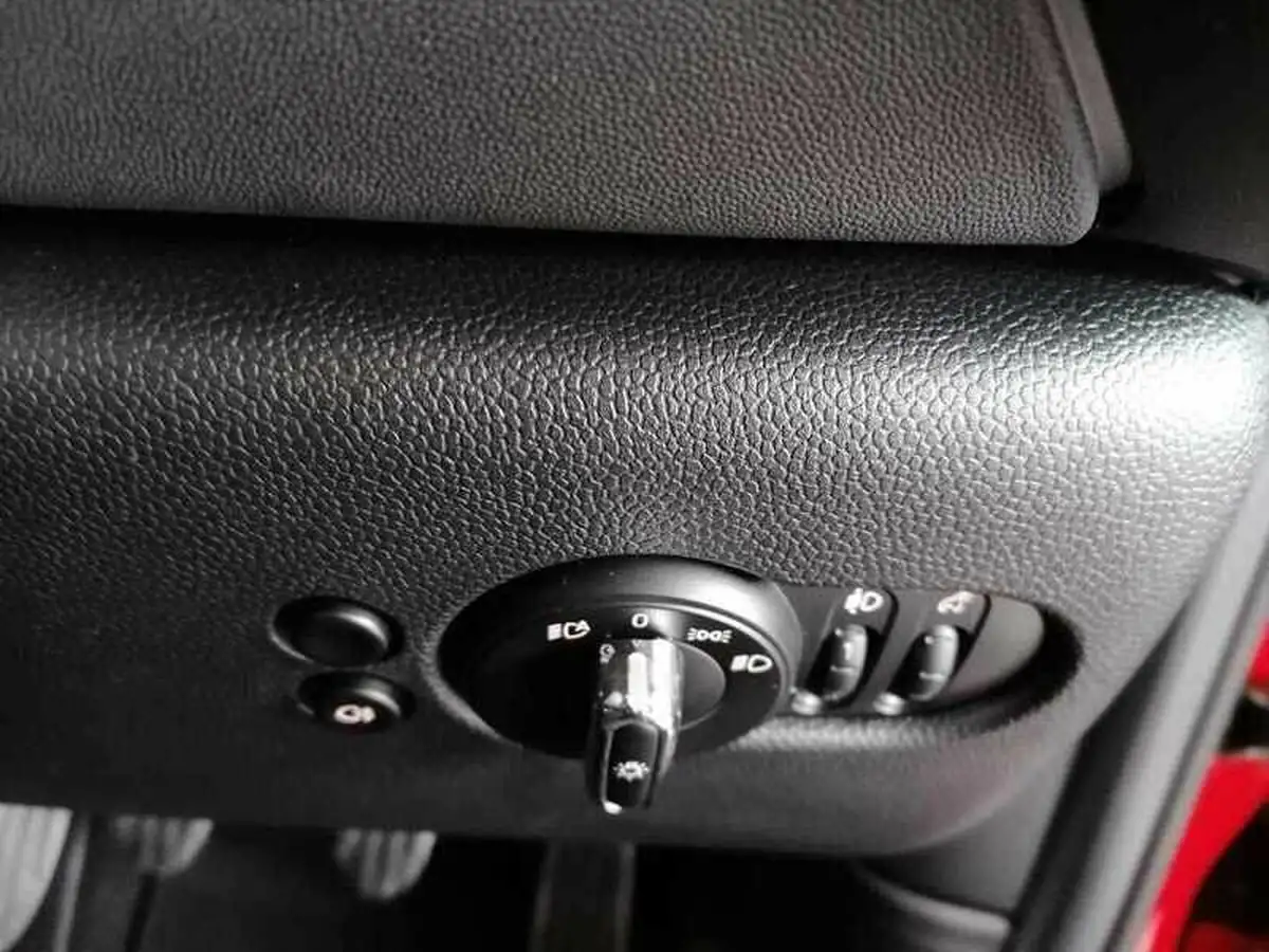 2021-mini-cooper-15-cooper-sport-hatchback-3d-big-30