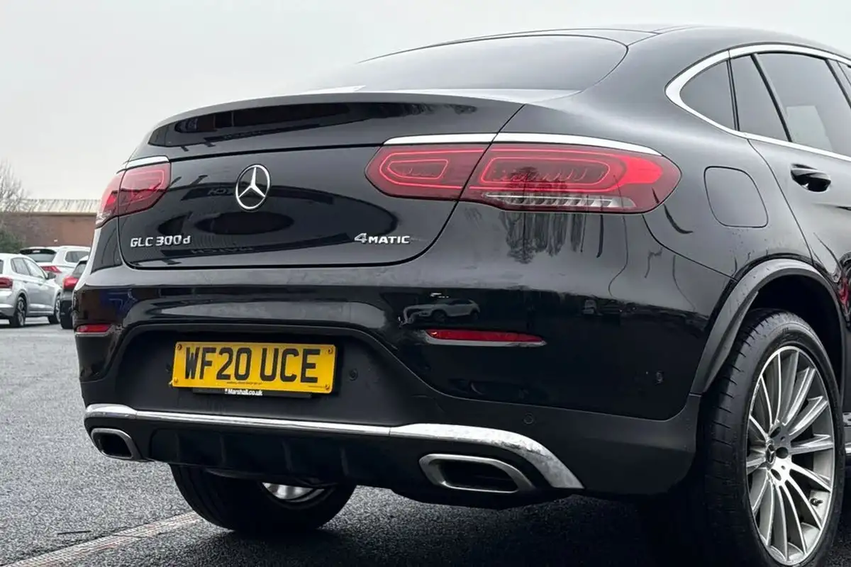 2020-mercedes-benz-glc-class-20d-glc300d-amg-line-premium-coupe-4d-big-33