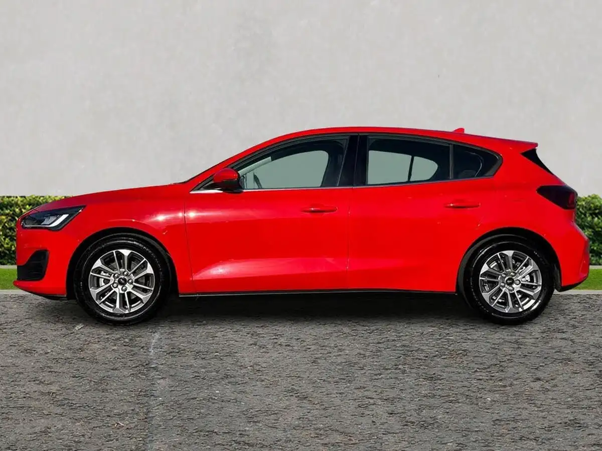 2024-ford-focus-10t-titanium-125ps-hatchback-big-5