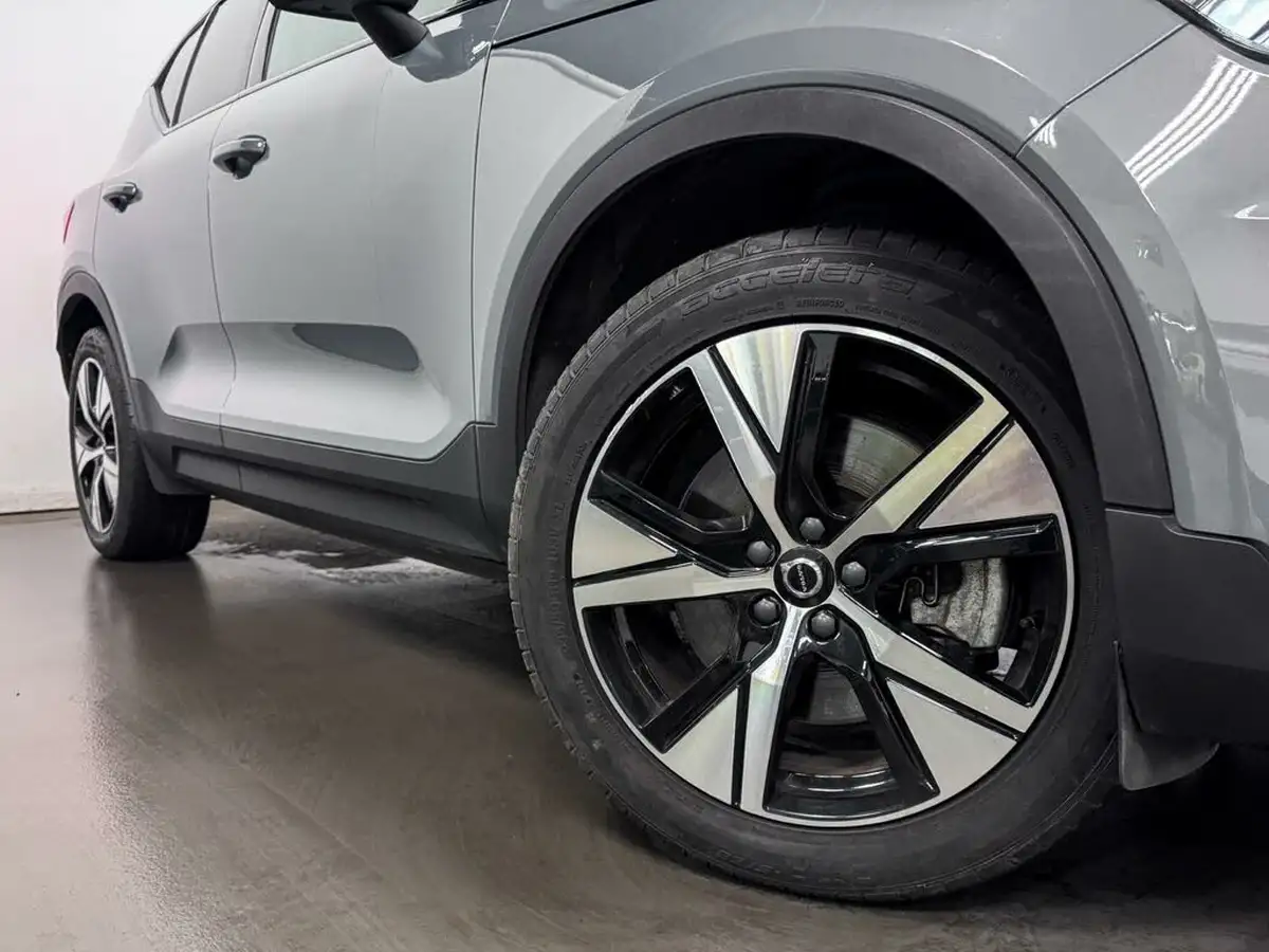 2021-volvo-xc40-e-p8-r-design-big-17