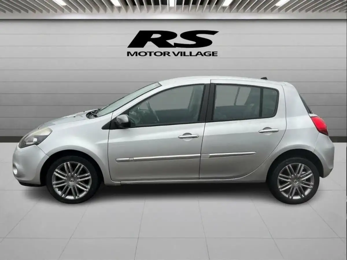 2012-renault-clio-16-dynamique-tom-tom-vvt-hatchback-5d-auto-big-9