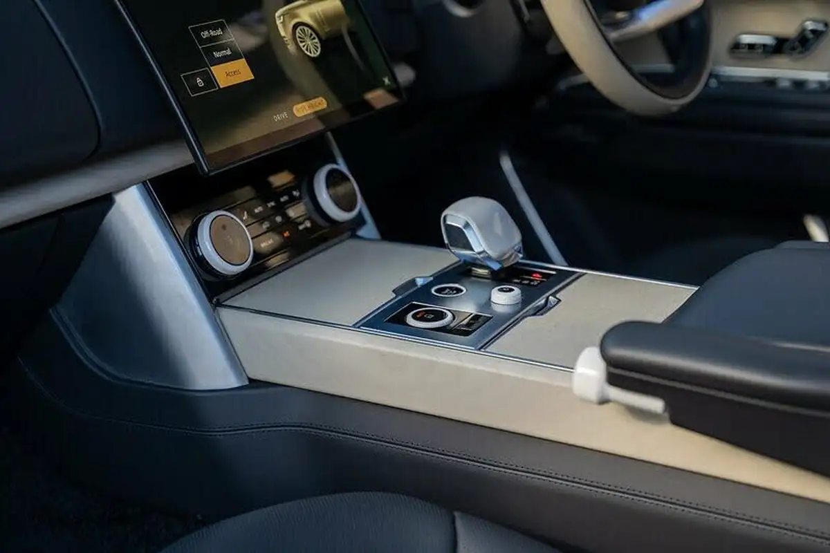 2022-land-rover-range-rover-44-p530-sv-big-45