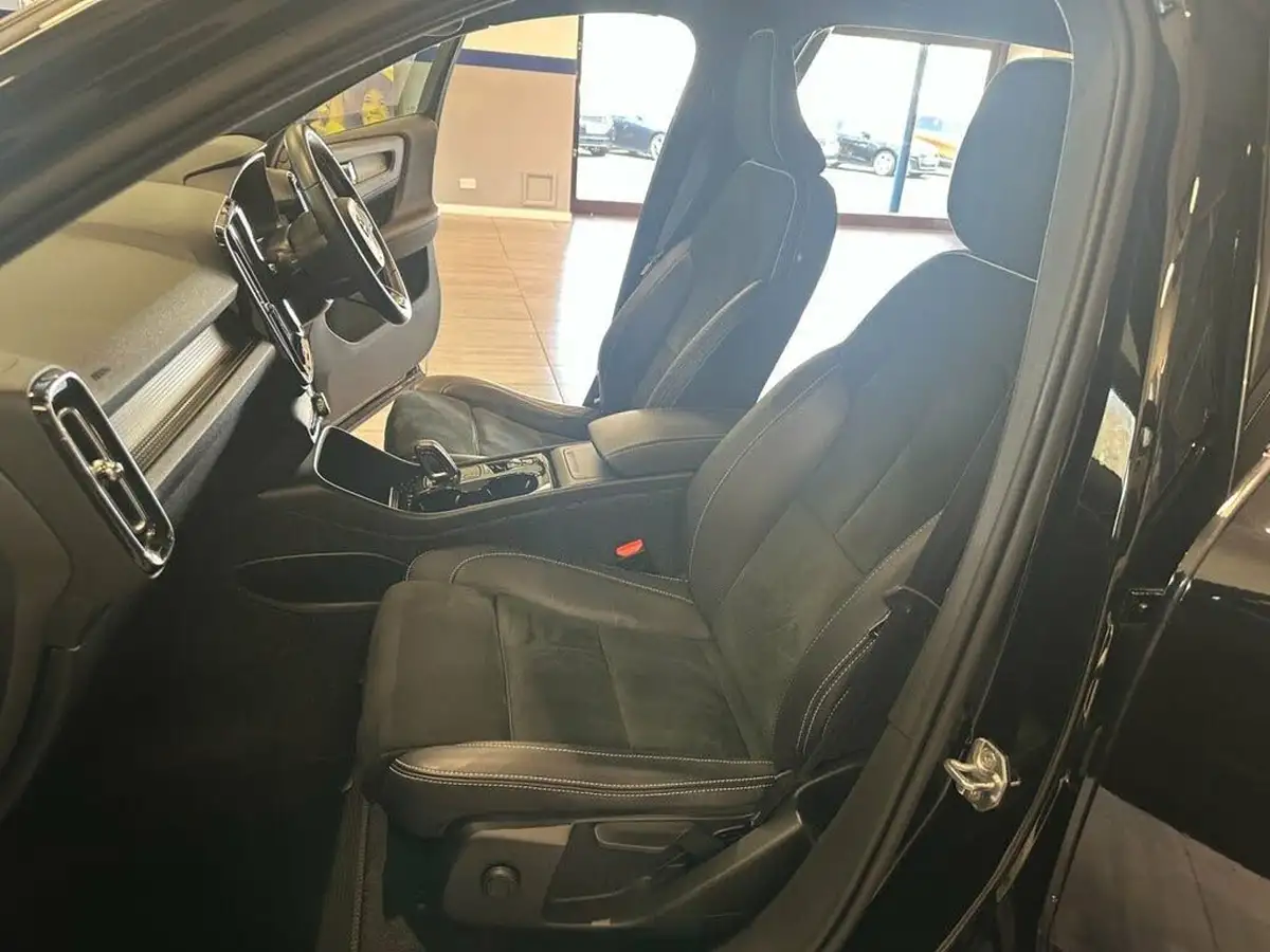 2019-volvo-xc40-20td-d4-r-design-big-11