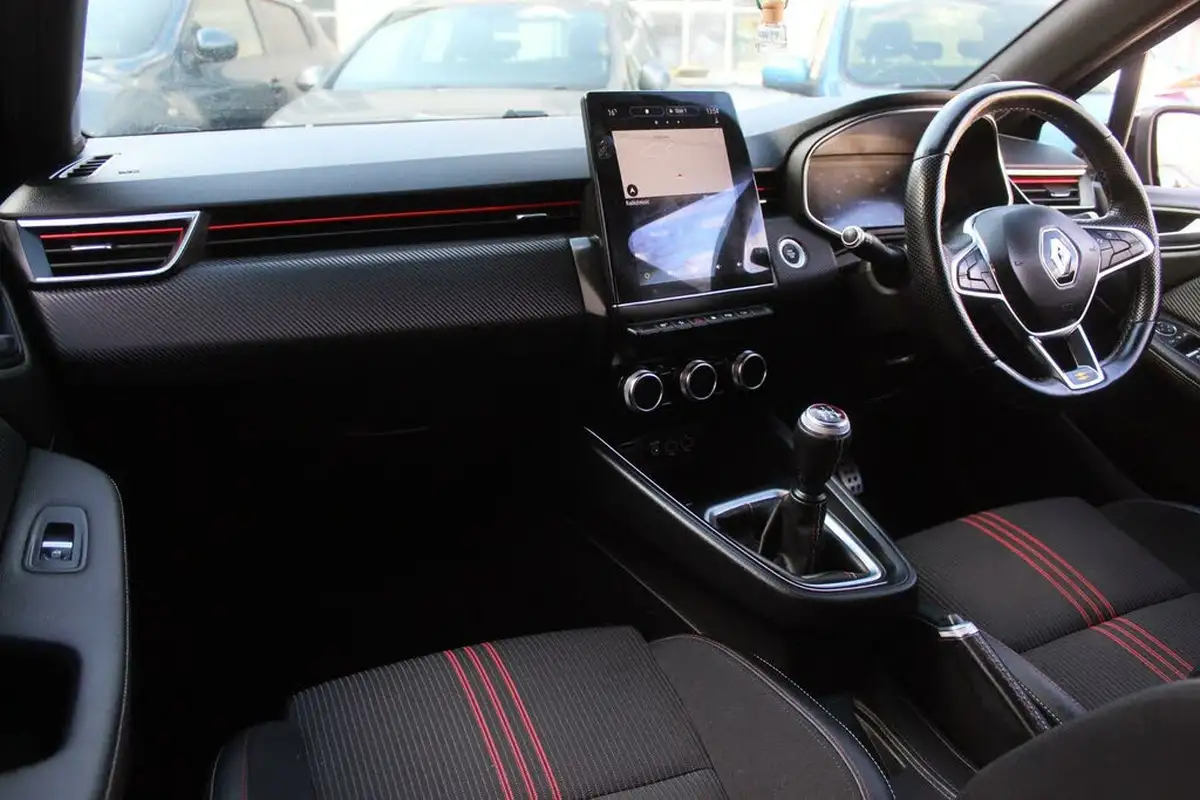 2020-renault-clio-10-tce-rs-line-100bhp-big-14