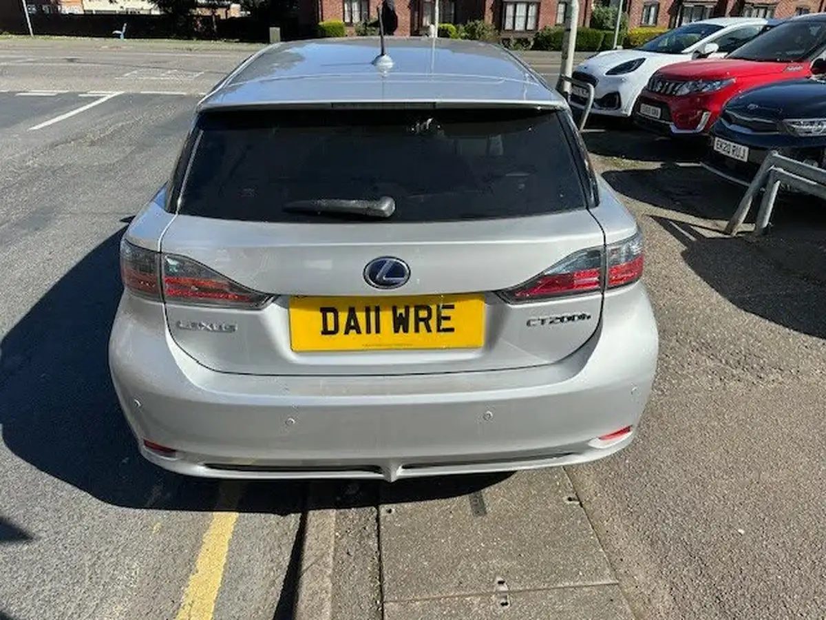 2011-lexus-ct-200h-18-se-l-premier-big-6
