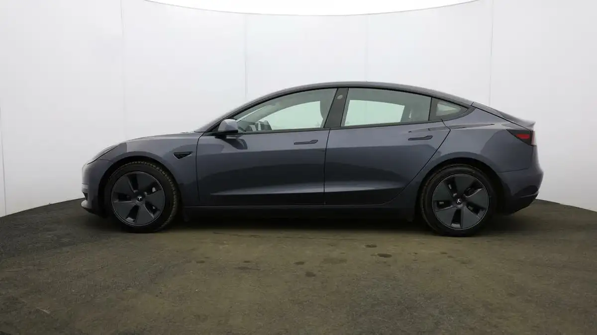 2020-tesla-model-3-e-long-range-big-66
