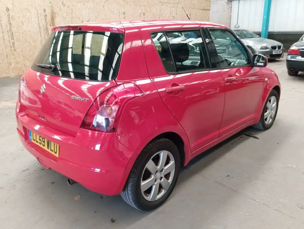 2009-suzuki-swift-15-glx-5d-big-6