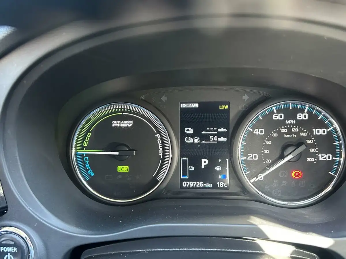 2018-mitsubishi-outlander-20-4hs-phev-5st-big-31