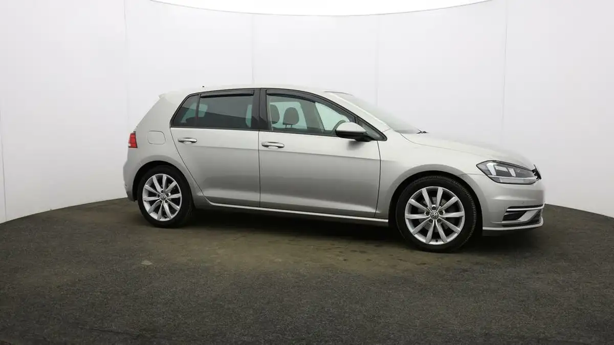 2019-volkswagen-golf-15-tsi-gt-150ps-hatchback-5d-dsg-big-47