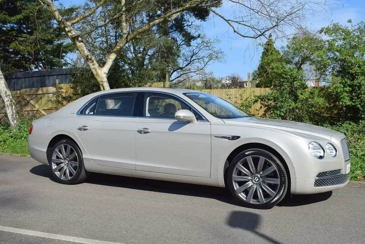 2016-bentley-flying-spur-60-mulliner-big-55