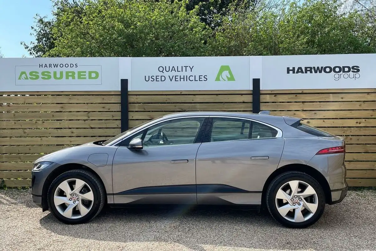 2022-jaguar-i-pace-ev400-se-big-10