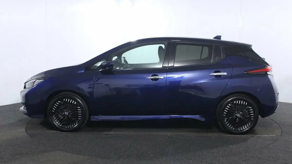 2023-nissan-leaf-e-tekna-39kwh-big-3