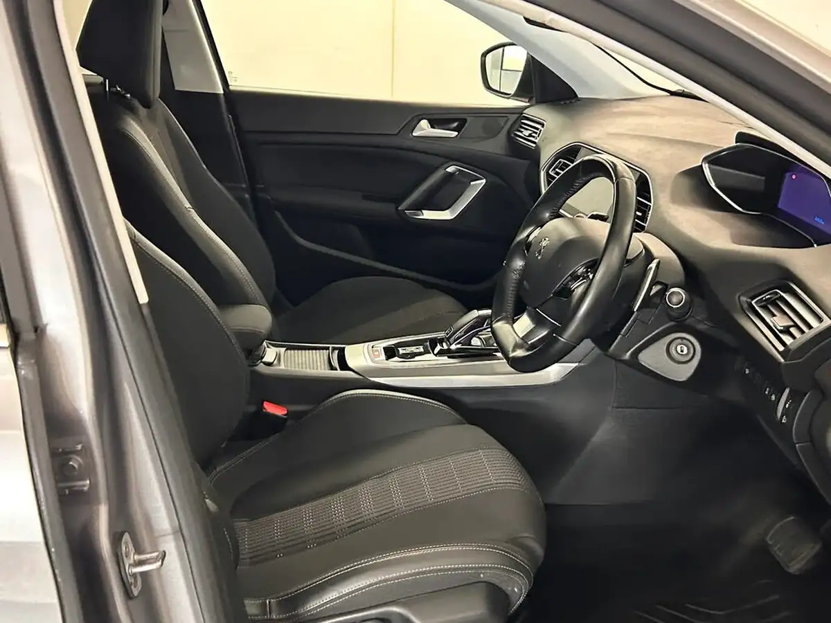 2020-peugeot-308-15-bluehdi-allure-digital-i-cockpit-eat8-big-36