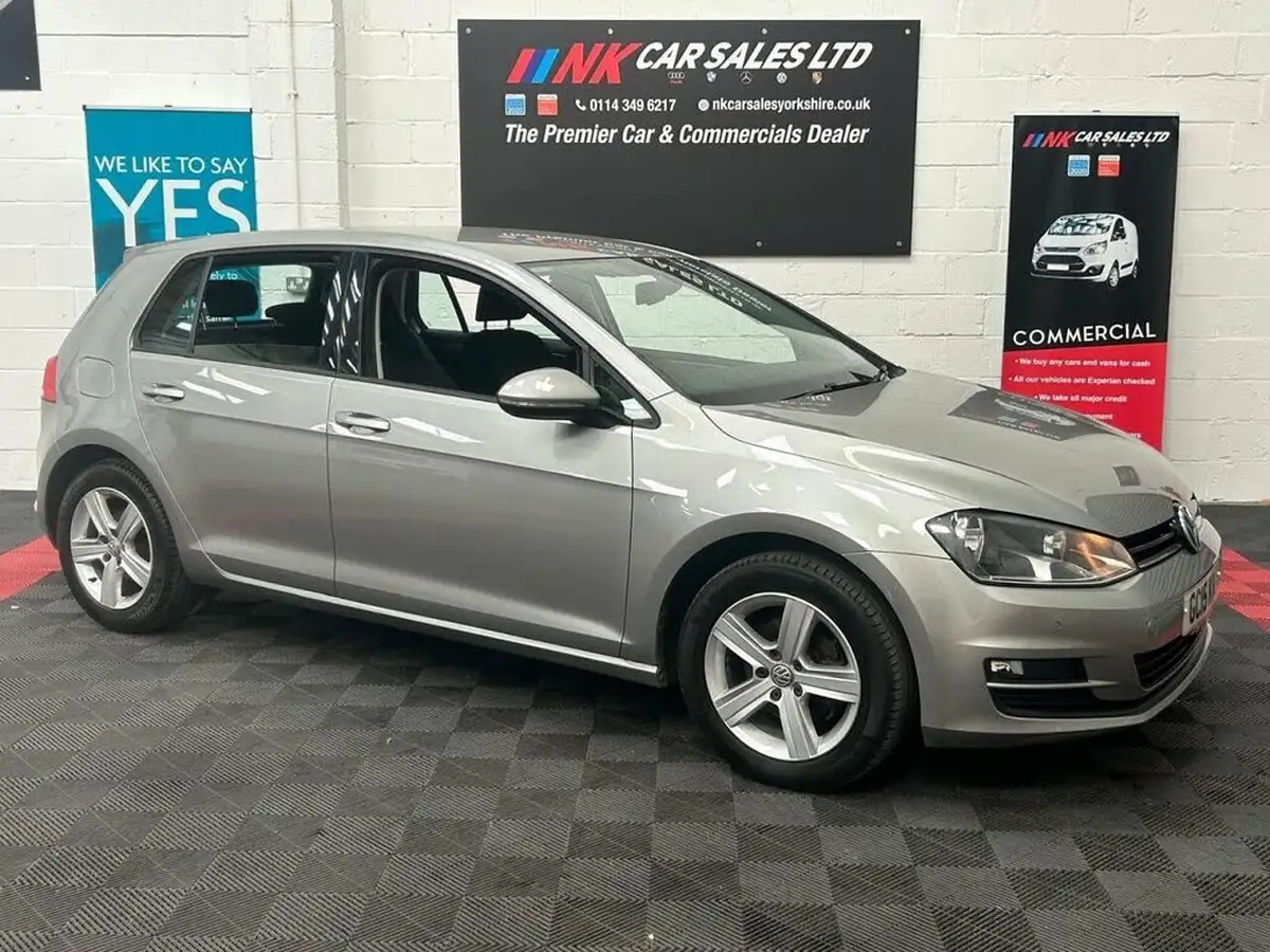 2015-volkswagen-golf-16tdi-match-105ps-bmt-ss-5d-big-0