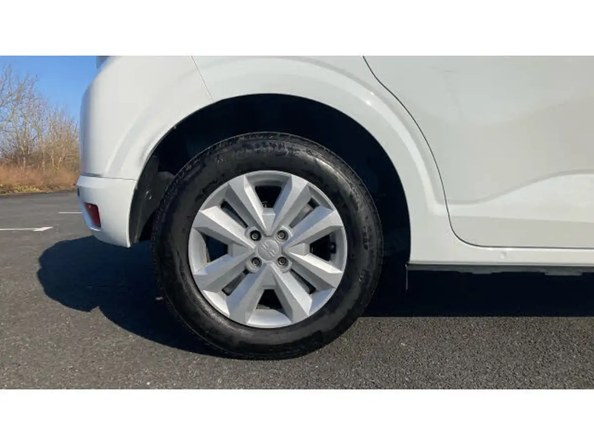 2023-dacia-sandero-10-tce-expression-90bhp-big-6