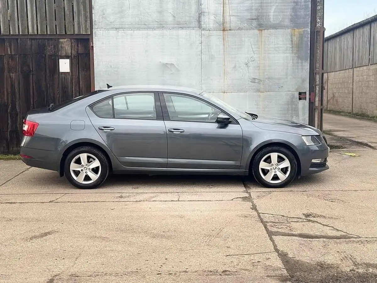 2017-skoda-octavia-14-tsi-se-hatchback-dsg-big-2