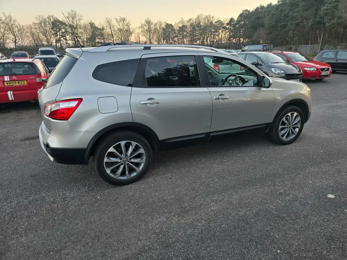 2010-nissan-qashqai2-20-tekna-4wd-cvt-big-23