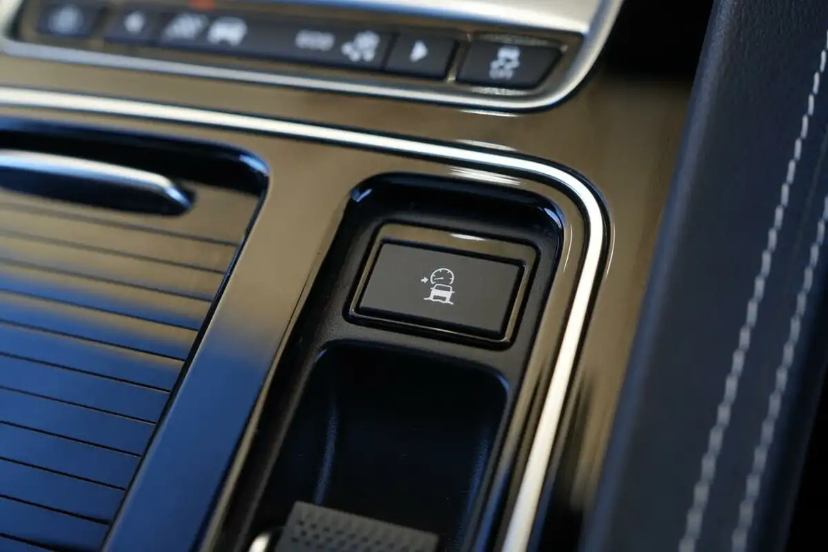 2019-jaguar-f-pace-30td-s-v6-ss-big-39