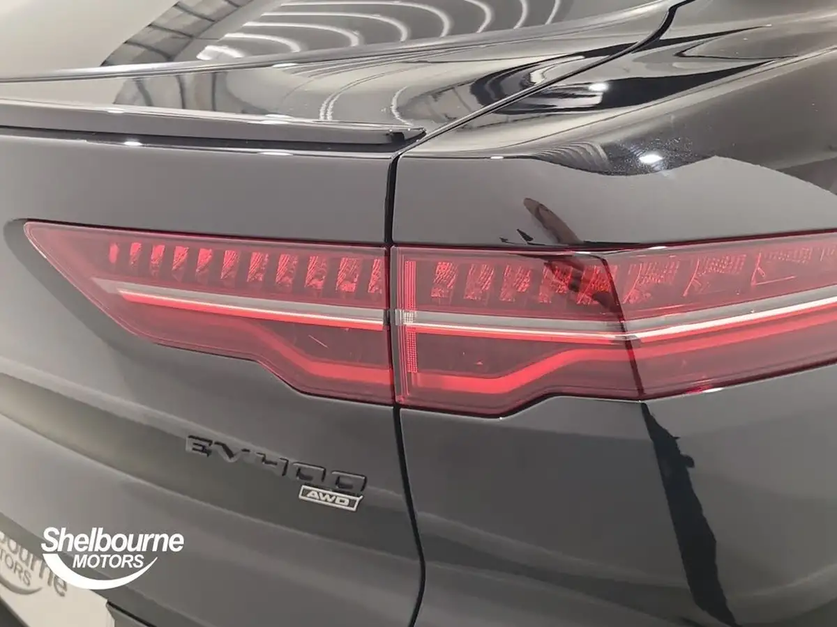 2021-jaguar-i-pace-ev400-black-big-22