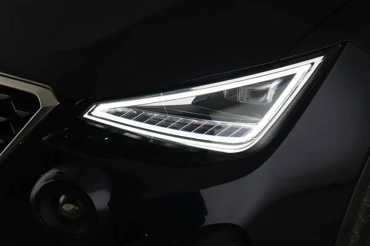 2022-seat-arona-10-tsi-xperience-lux-dsg-big-7