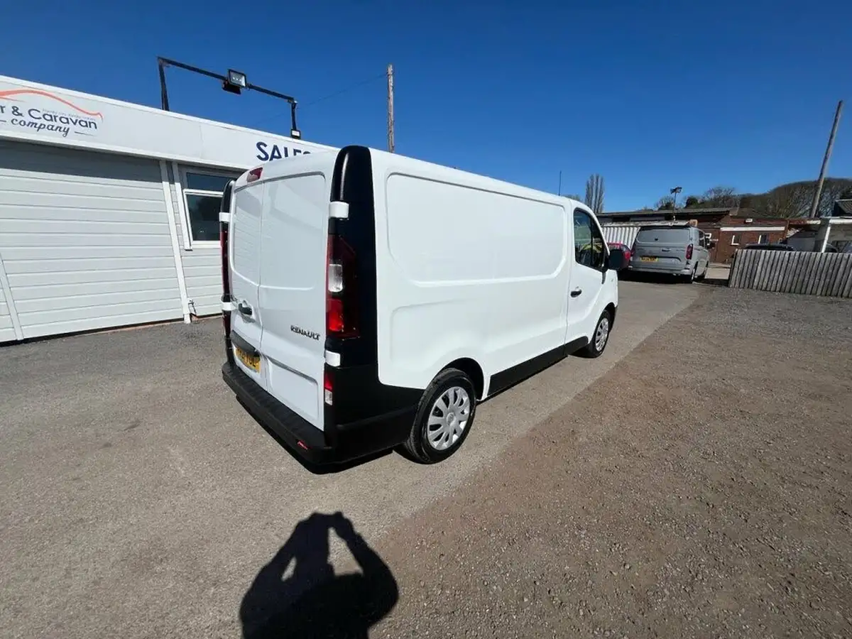 2021-renault-trafic-20dci-sl28-energy-120-business-big-23