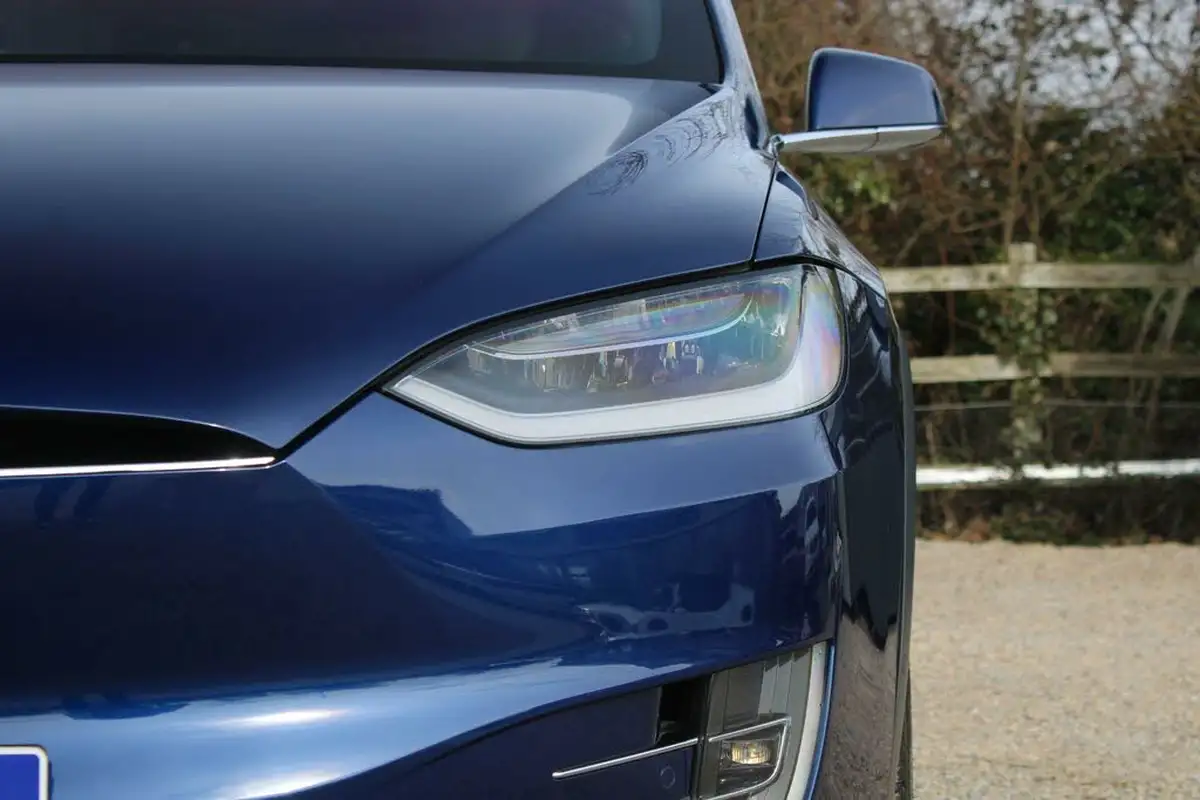 2018-tesla-model-x-e-75d-big-41