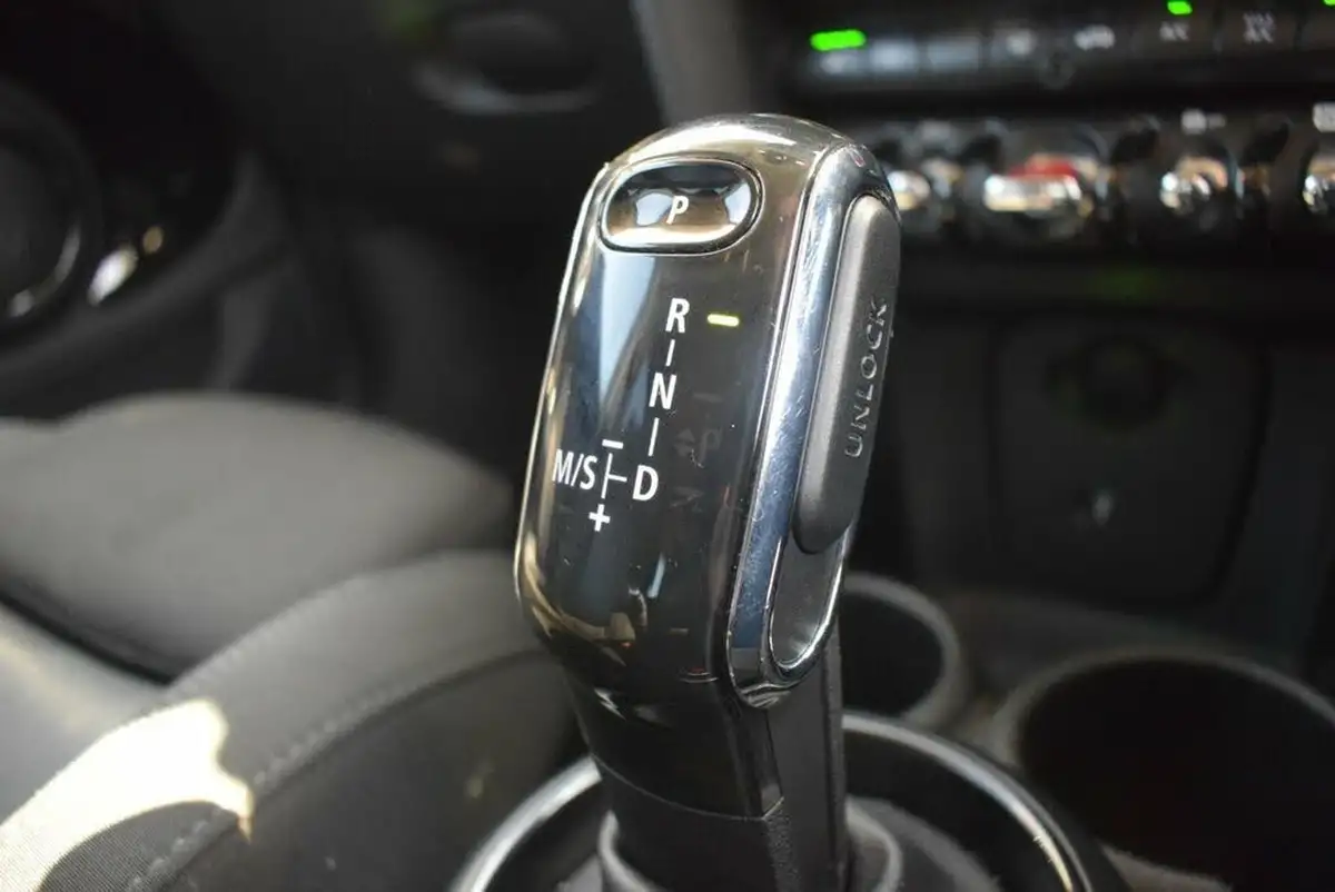 2018-mini-cooper-15-cooper-series-ii-ss-hatchback-5d-auto-big-17