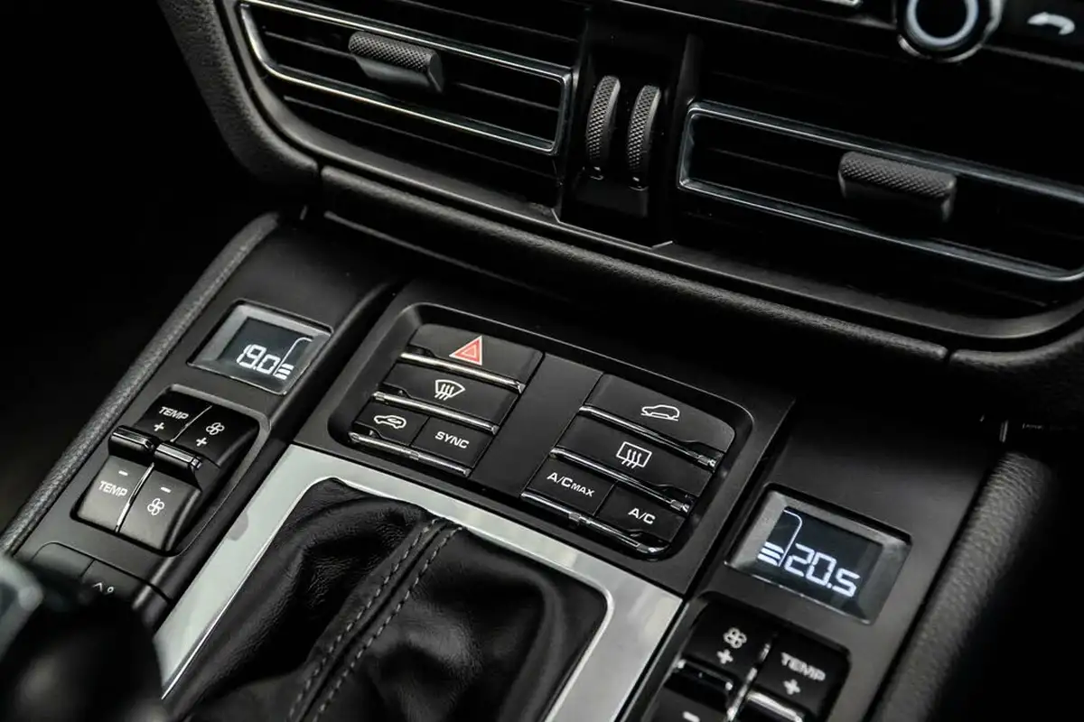 2019-porsche-macan-30-v6-s-big-28