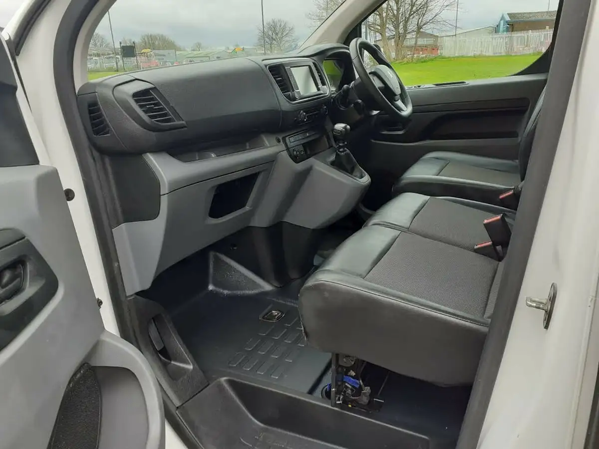 2018-citroen-dispatch-20bluehdi-enterprise-m-1400-panel-big-12