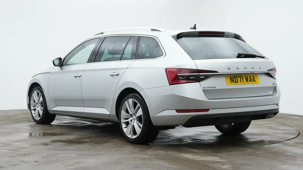 2021-skoda-superb-14-tsi-se-l-estate-big-3