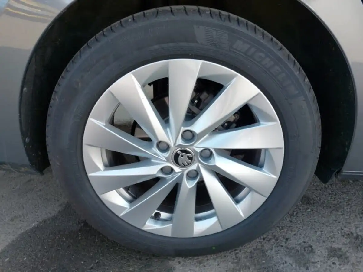 2024-skoda-octavia-15-tsi-e-tec-se-l-estate-big-11