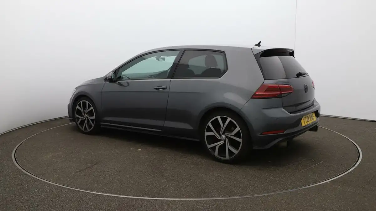 2018-volkswagen-golf-20-tsi-gti-3d-dsg-big-27