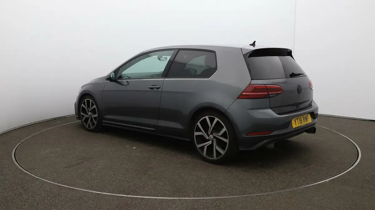 2018-volkswagen-golf-20-tsi-gti-3d-dsg-big-5