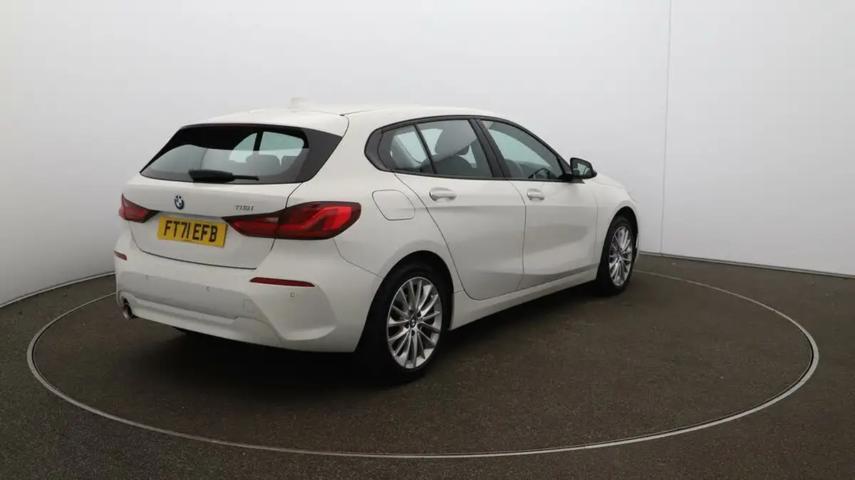 2022-bmw-1-series-15-118i-se-big-45