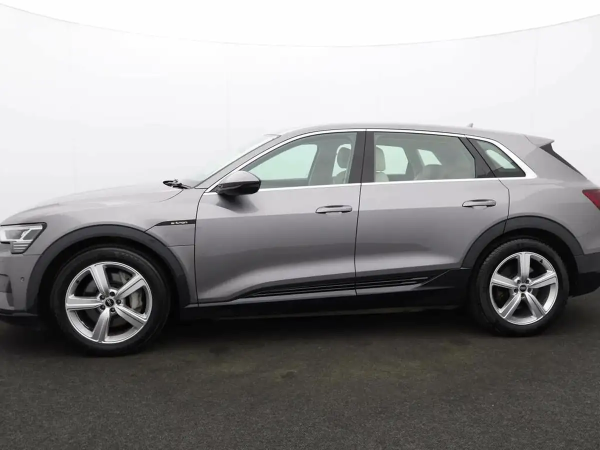 2021-audi-e-tron-50e-technik-station-wagon-big-3