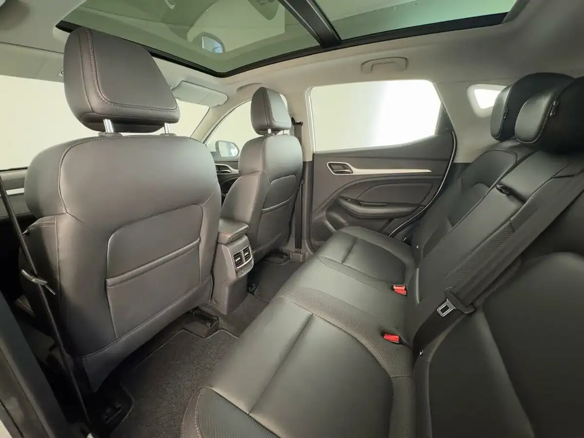 2022-mg-zs-suv-e-trophy-ev-156ps-long-range-big-13